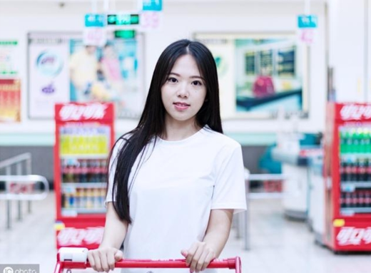 90后女孩开小超市,零钱全免