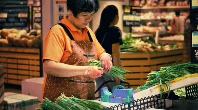 社区生鲜店，见钱眼开学别人花式打折，结果倒赔一家店。-低成本创业项目大全｜短视频带货+AI副业变现｜知行创业网