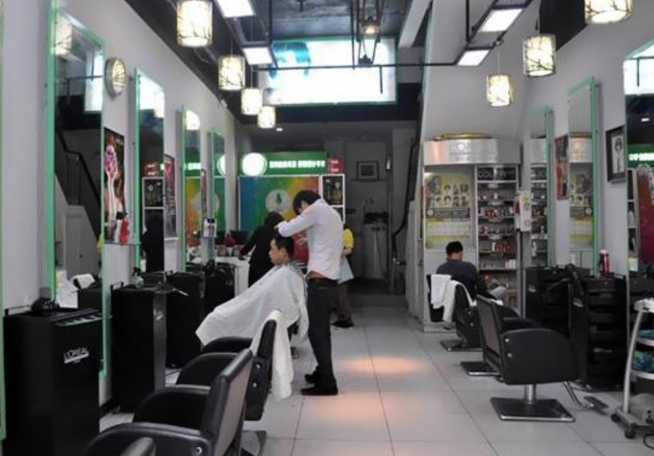 成功商业案例：洗头工用1个套路，理发店利润翻20倍，你也能。-低成本创业项目大全｜短视频带货+AI副业变现｜知行创业网