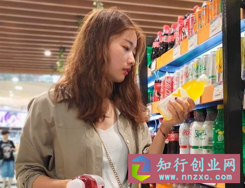 农村夫妻开超市，利用“美色”引爆客流，7天收款620万，学学。-低成本创业项目大全｜短视频带货+AI副业变现｜知行创业网