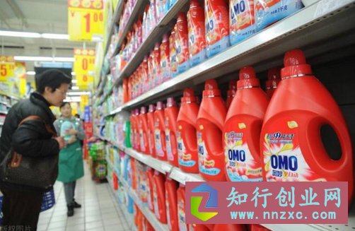 图片[3]-农村小伙摆摊卖玩具，10元一件没人买，提价到35元反而卖的更多。-低成本创业项目大全｜短视频带货+AI副业变现｜知行创业网