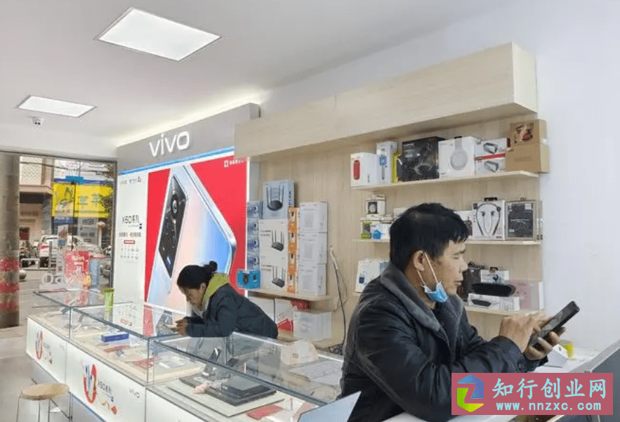 图片[2]-农村小伙卖手机，年赚9750万，学会这个策略，你也能赚大钱。-低成本创业项目大全｜短视频带货+AI副业变现｜知行创业网