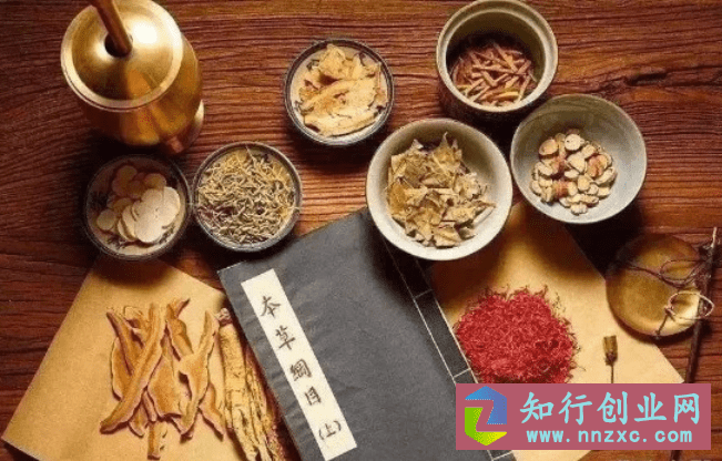 失恋的年轻医生，从0到千万身价，一个方法，一个套路，你也可以。-低成本创业项目大全｜短视频带货+AI副业变现｜知行创业网
