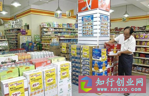 这老板不务正业，开超市却卖保险，跨界掠夺，年嫌230万。-低成本创业项目大全｜短视频带货+AI副业变现｜知行创业网
