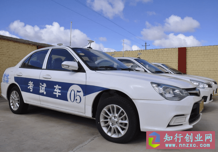 驾校生意新做法，先学车后交学费，客户大增，学员乐意老板也开心。-低成本创业项目大全｜短视频带货+AI副业变现｜知行创业网