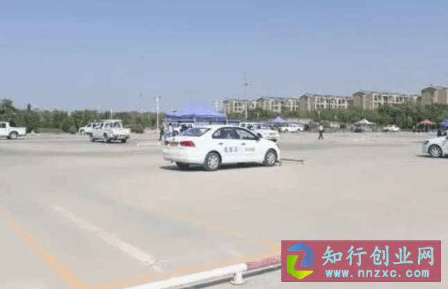 驾校场地