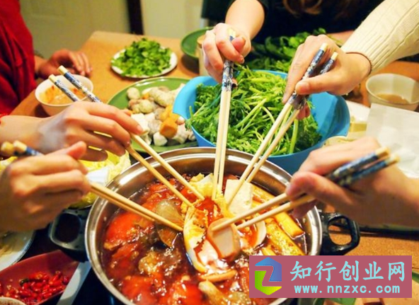 帅哥开火锅店玩”亏本营销“进店送2000现金，你猜结果会怎么样。-低成本创业项目大全｜短视频带货+AI副业变现｜知行创业网