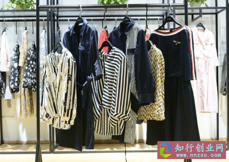 这前服装店两小时收款689万，持续裂变，背后的商业套路简单易学。-低成本创业项目大全｜短视频带货+AI副业变现｜知行创业网