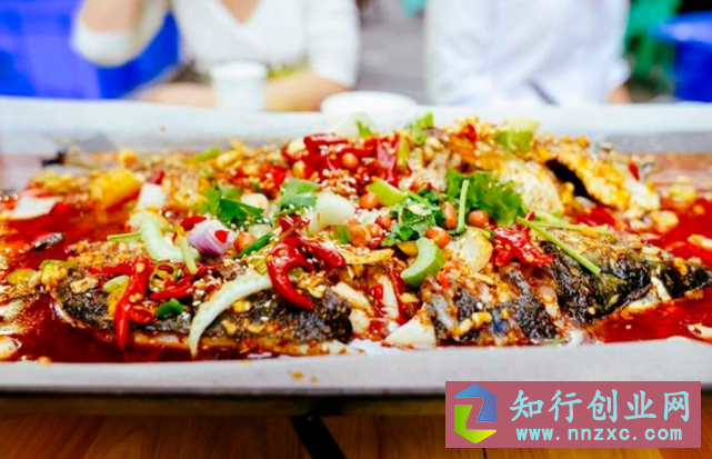 图片[2]-万州大爷开烤鱼店，利用一个飞镖，一个月到手30万，简单易学。-低成本创业项目大全｜短视频带货+AI副业变现｜知行创业网