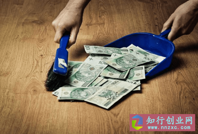 90后美女利用“借鸡生蛋”不用投资一分钱，就能日赚3000元。-低成本创业项目大全｜短视频带货+AI副业变现｜知行创业网