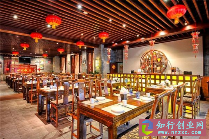 中年男人开餐饮店，靠一个果篮挽回老顾客，运用以下技巧，营业额翻6倍。-知行创业网